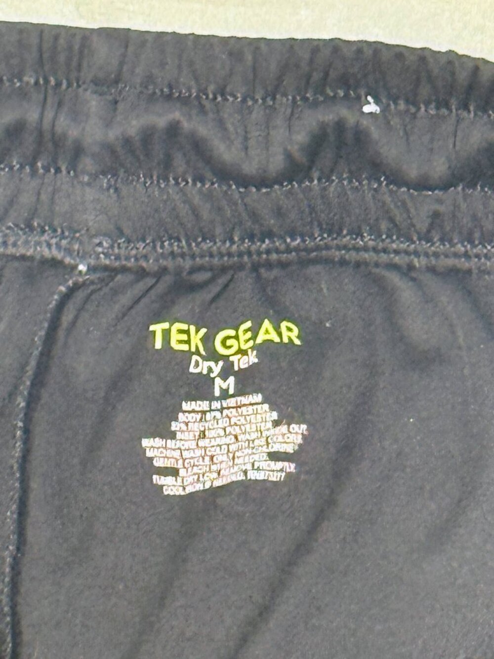 Tek Gear DryTek Black and Red Athletic Drawstring Shorts Men’s M